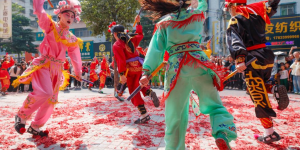 新春走基层丨广东普宁：英歌起舞闹新春